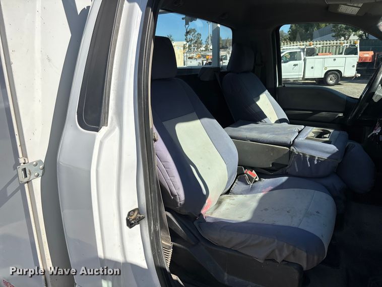 image for item EL2499 2019 Ford F250 Super Duty utility bed pickup truck