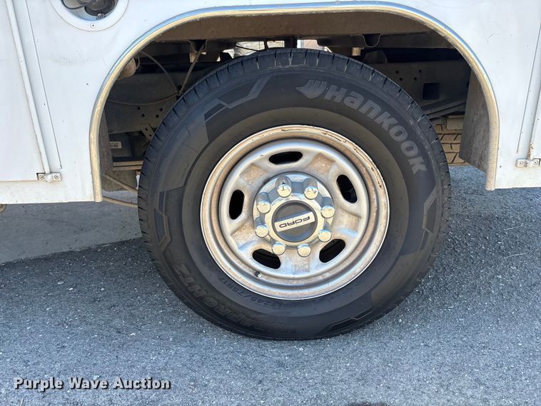 image for item EL2499 2019 Ford F250 Super Duty utility bed pickup truck