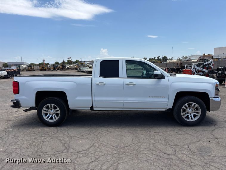 image for item EL2523 2019 Chevrolet Silverado 1500 Crew Cab pickup truck