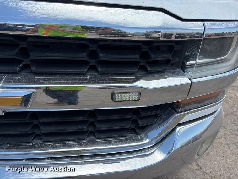 image for item EL2523 2019 Chevrolet Silverado 1500 Crew Cab pickup truck