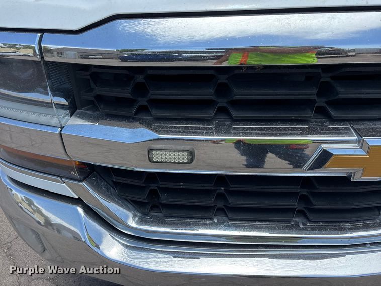 image for item EL2523 2019 Chevrolet Silverado 1500 Crew Cab pickup truck