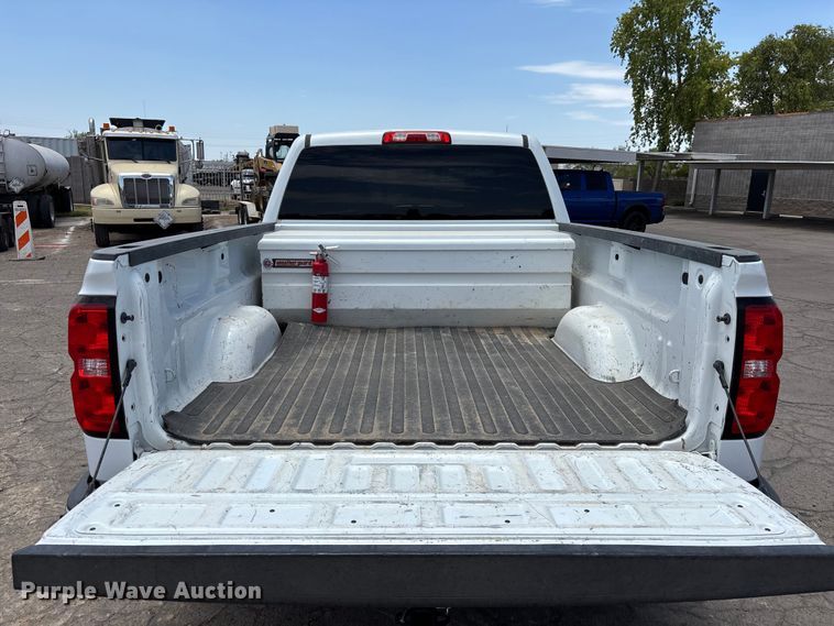 image for item EL2523 2019 Chevrolet Silverado 1500 Crew Cab pickup truck