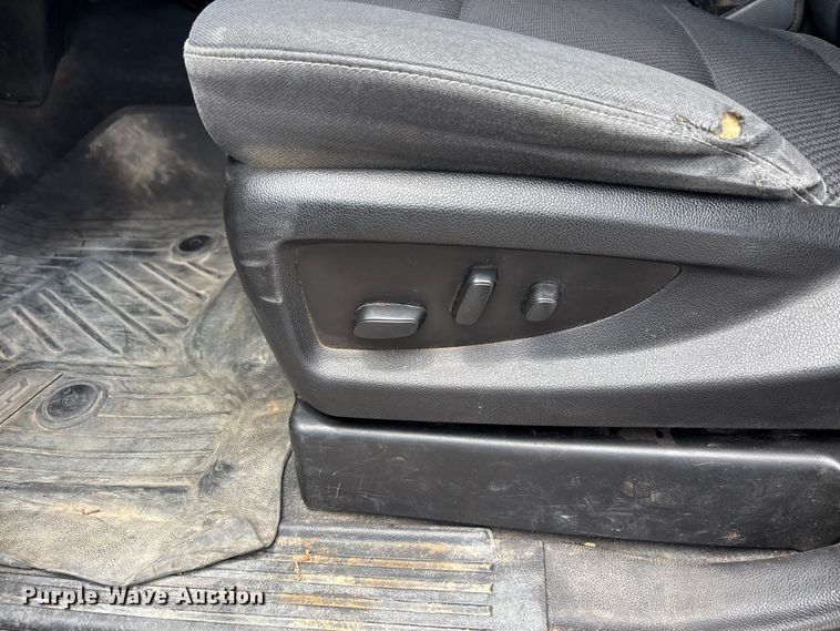 image for item EL2523 2019 Chevrolet Silverado 1500 Crew Cab pickup truck