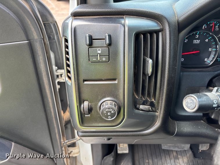 image for item EL2523 2019 Chevrolet Silverado 1500 Crew Cab pickup truck