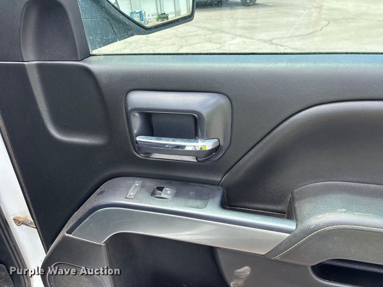 image for item EL2523 2019 Chevrolet Silverado 1500 Crew Cab pickup truck