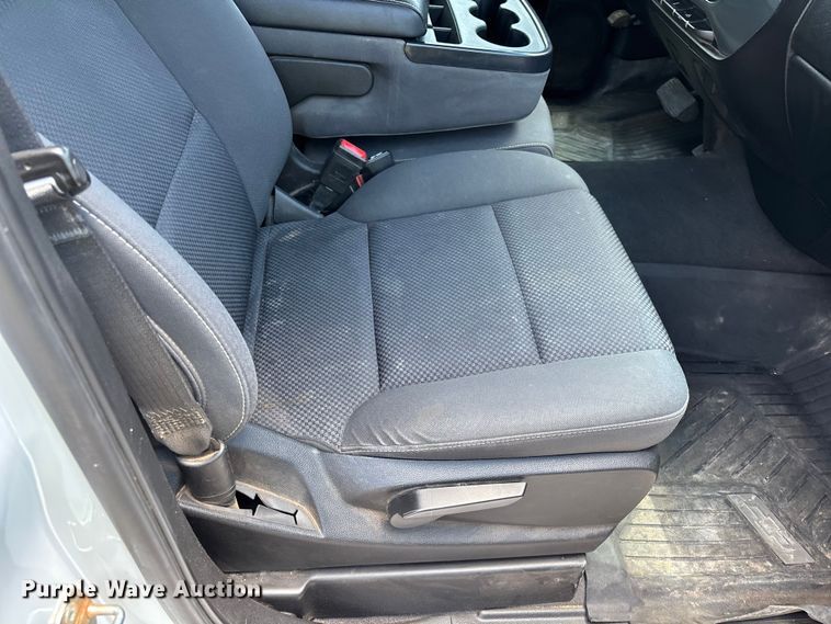 image for item EL2523 2019 Chevrolet Silverado 1500 Crew Cab pickup truck