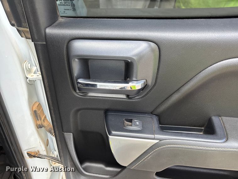 image for item EL2523 2019 Chevrolet Silverado 1500 Crew Cab pickup truck