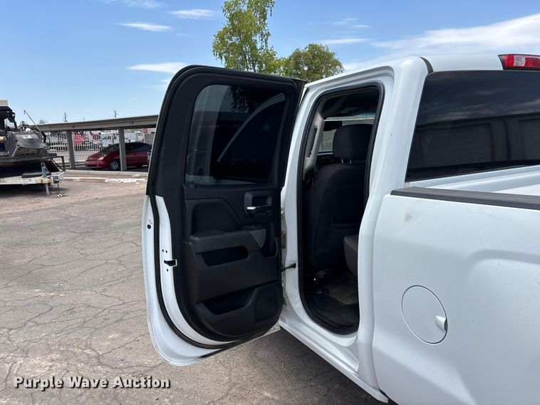 image for item EL2523 2019 Chevrolet Silverado 1500 Crew Cab pickup truck
