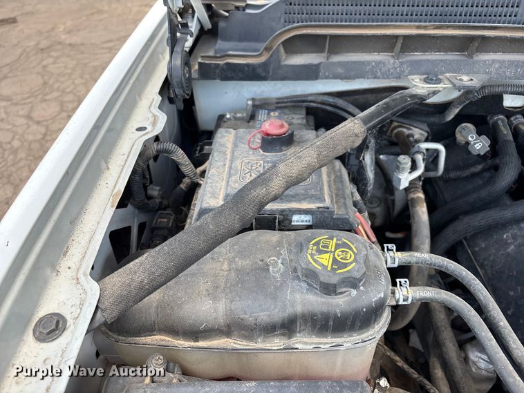 image for item EL2523 2019 Chevrolet Silverado 1500 Crew Cab pickup truck