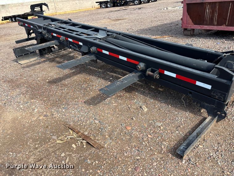 image for item EL2524 2018 Galbreath AF-0R-174 roll off container bed