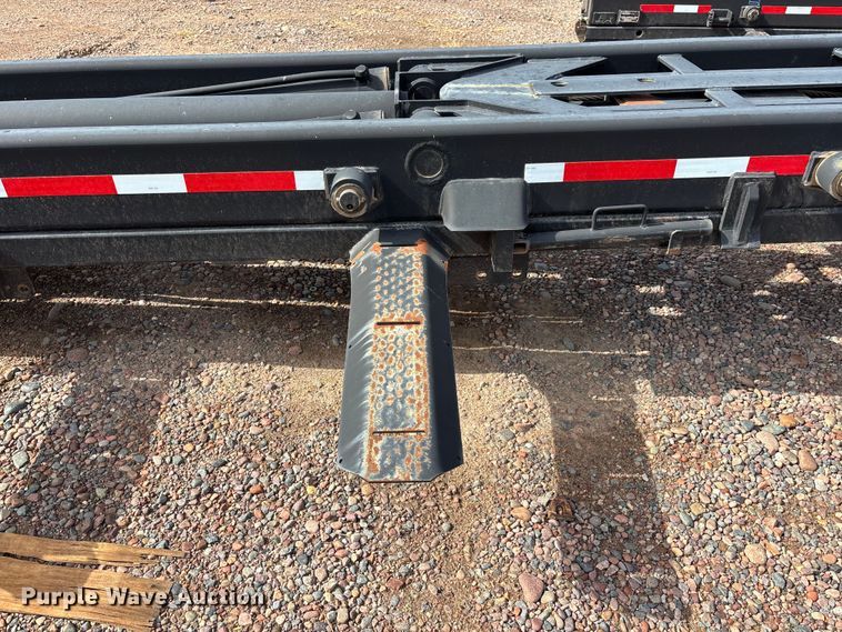 image for item EL2524 2018 Galbreath AF-0R-174 roll off container bed