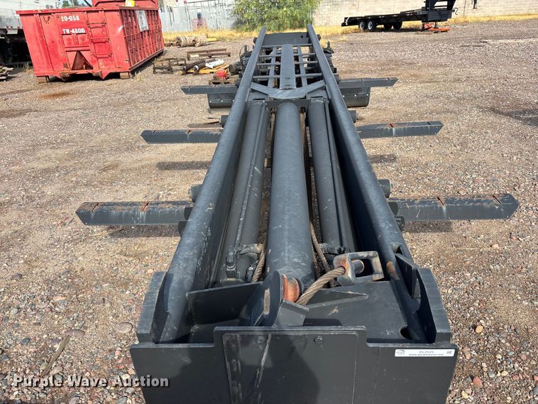 image for item EL2525 2018 Galbreath AF-0R-174 roll-off container bed