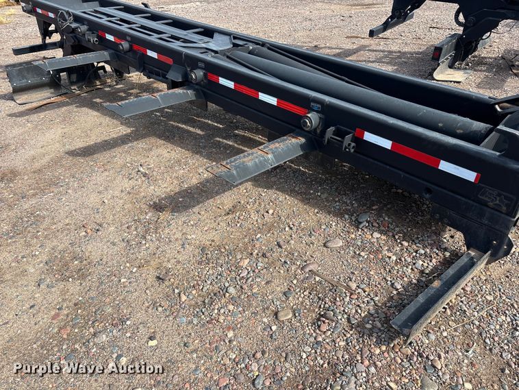 image for item EL2525 2018 Galbreath AF-0R-174 roll-off container bed