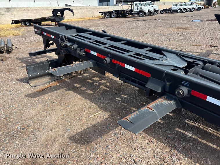 image for item EL2525 2018 Galbreath AF-0R-174 roll-off container bed