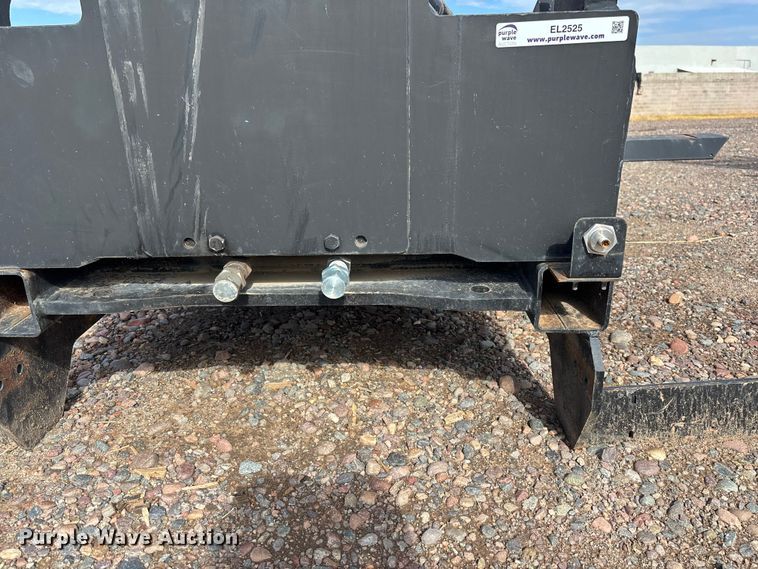 image for item EL2525 2018 Galbreath AF-0R-174 roll-off container bed