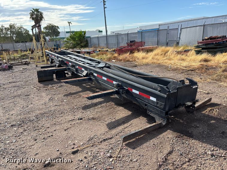 image for item EL2526 2018 Galbreath AF-0R-174 roll-off container bed