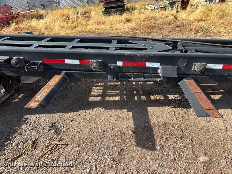 image for item EL2526 2018 Galbreath AF-0R-174 roll-off container bed