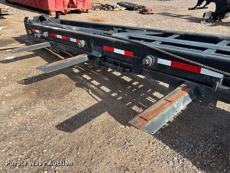 image for item EL2526 2018 Galbreath AF-0R-174 roll-off container bed