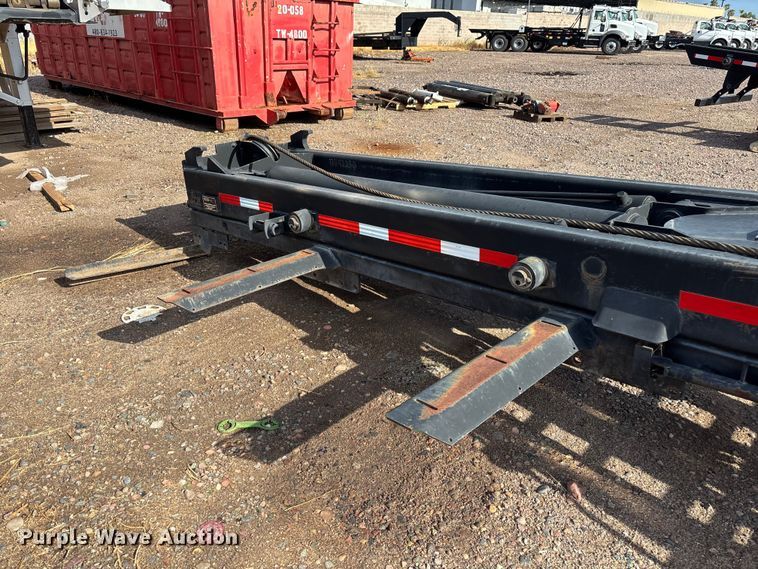 image for item EL2526 2018 Galbreath AF-0R-174 roll-off container bed