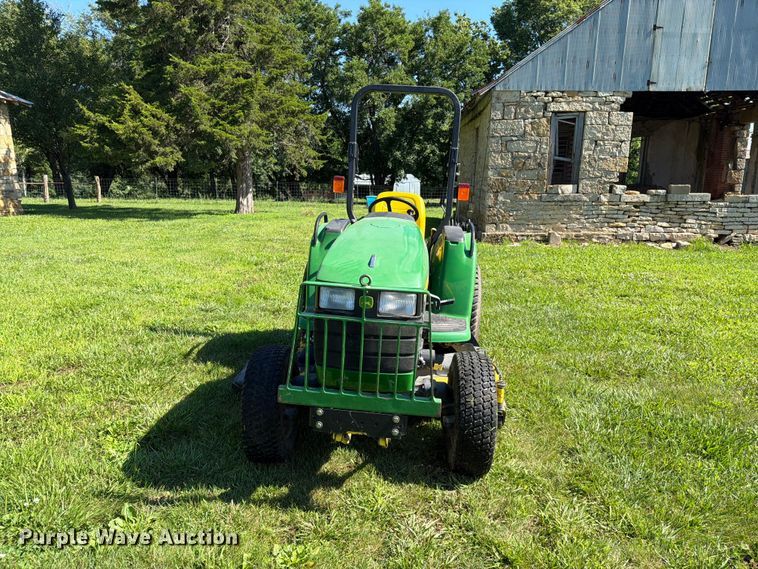 image for item EO8591 1999 John Deere 4200 MFWD tractor