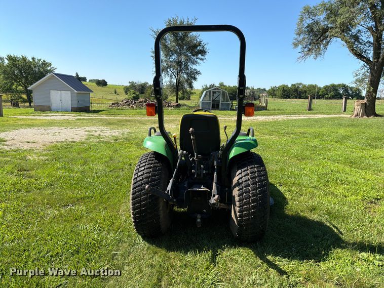 image for item EO8591 1999 John Deere 4200 MFWD tractor
