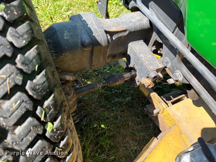 image for item EO8591 1999 John Deere 4200 MFWD tractor