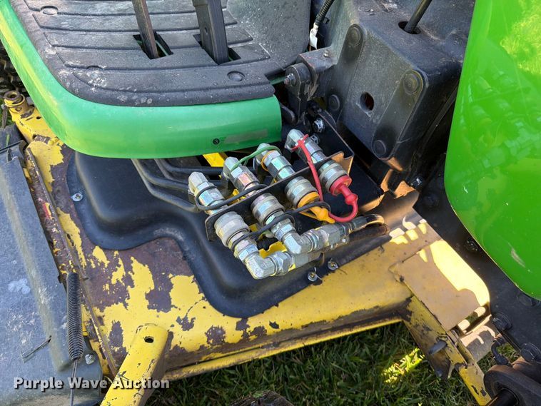 image for item EO8591 1999 John Deere 4200 MFWD tractor