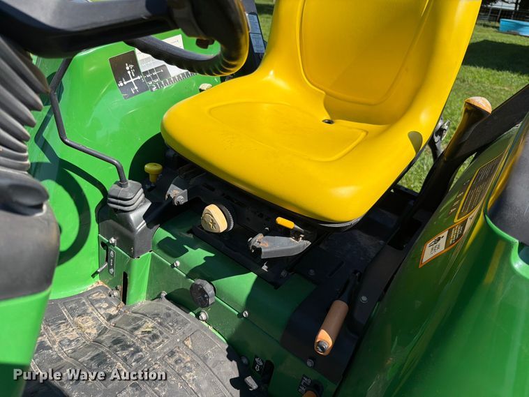 image for item EO8591 1999 John Deere 4200 MFWD tractor
