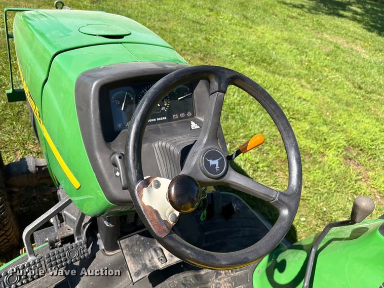 image for item EO8591 1999 John Deere 4200 MFWD tractor