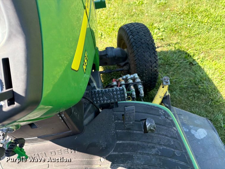 image for item EO8591 1999 John Deere 4200 MFWD tractor