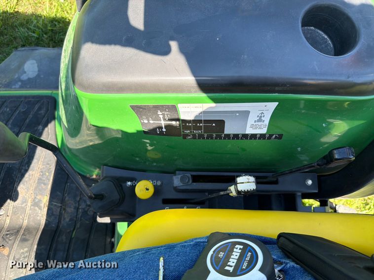 image for item EO8591 1999 John Deere 4200 MFWD tractor