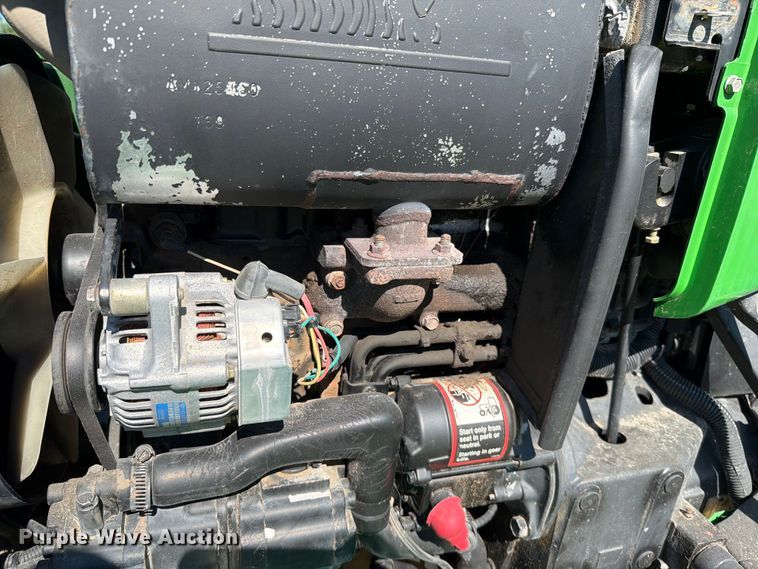 image for item EO8591 1999 John Deere 4200 MFWD tractor