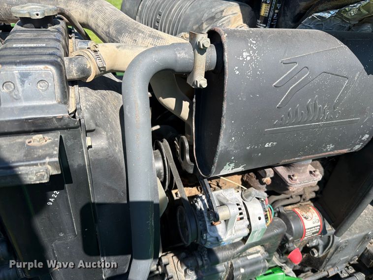 image for item EO8591 1999 John Deere 4200 MFWD tractor