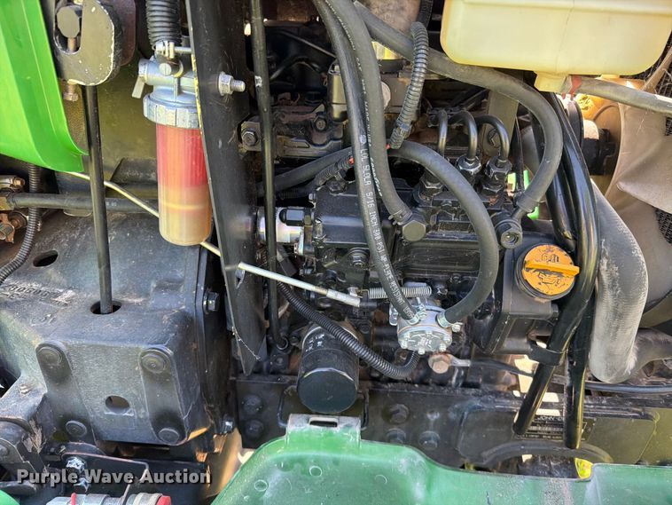 image for item EO8591 1999 John Deere 4200 MFWD tractor