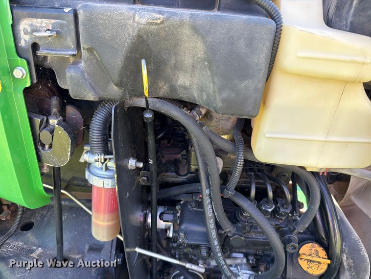 image for item EO8591 1999 John Deere 4200 MFWD tractor