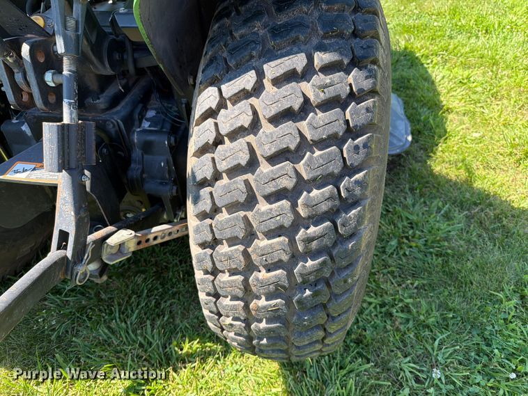image for item EO8591 1999 John Deere 4200 MFWD tractor
