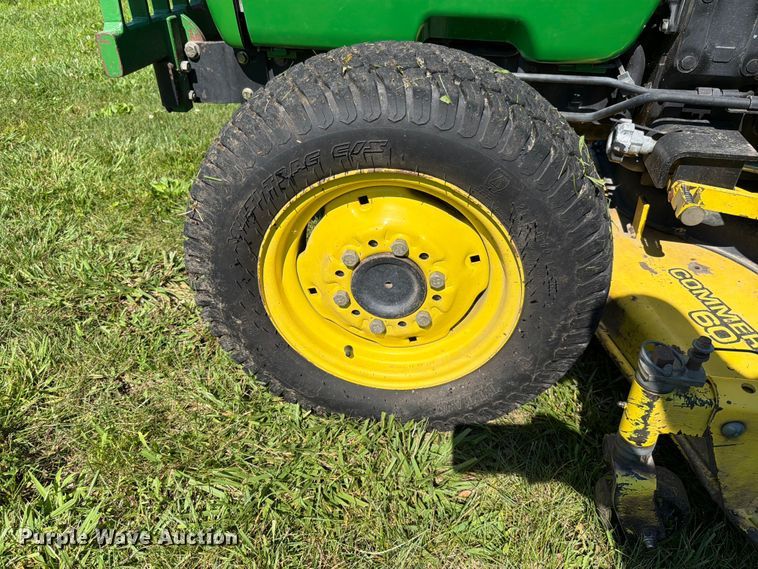image for item EO8591 1999 John Deere 4200 MFWD tractor