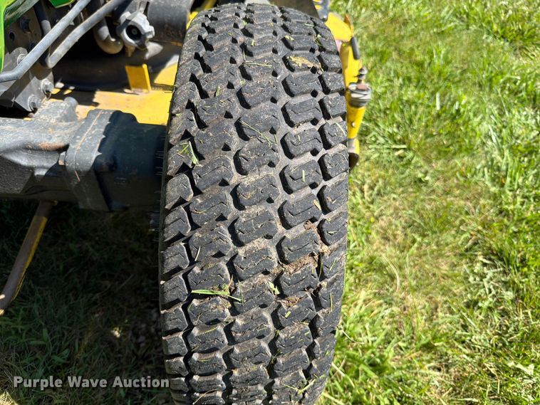 image for item EO8591 1999 John Deere 4200 MFWD tractor
