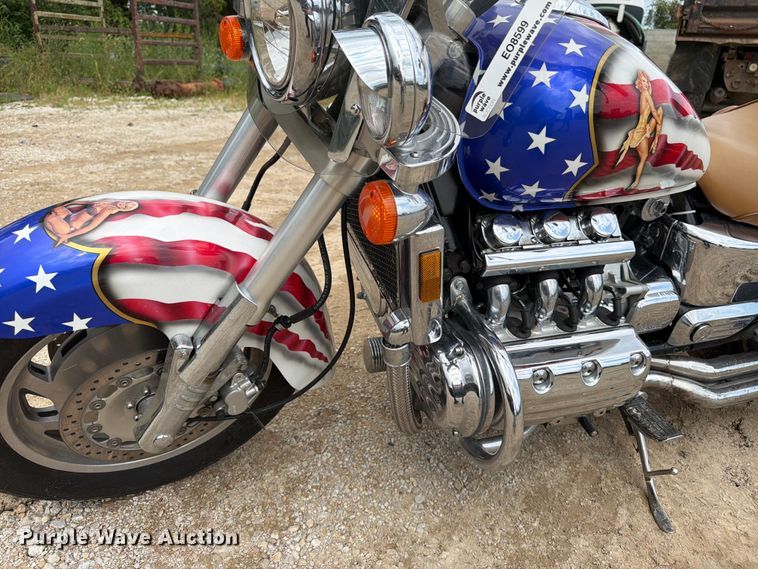 image for item EO8599 1997 Honda Valkyrie motorcycle