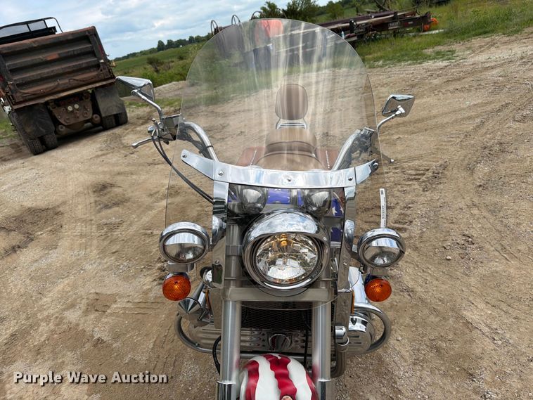 image for item EO8599 1997 Honda Valkyrie motorcycle