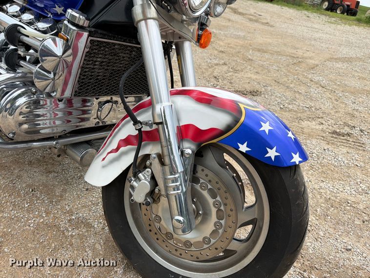 image for item EO8599 1997 Honda Valkyrie motorcycle