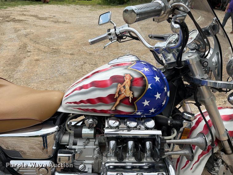 image for item EO8599 1997 Honda Valkyrie motorcycle