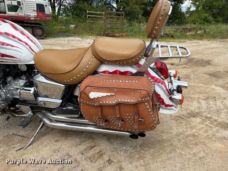 image for item EO8599 1997 Honda Valkyrie motorcycle