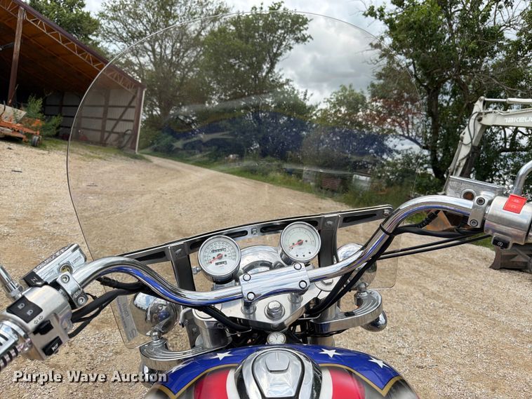 image for item EO8599 1997 Honda Valkyrie motorcycle