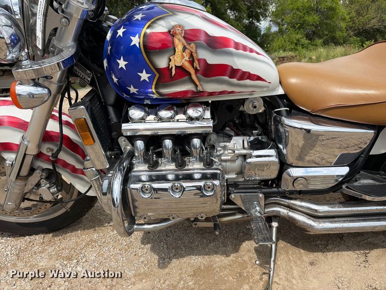 image for item EO8599 1997 Honda Valkyrie motorcycle