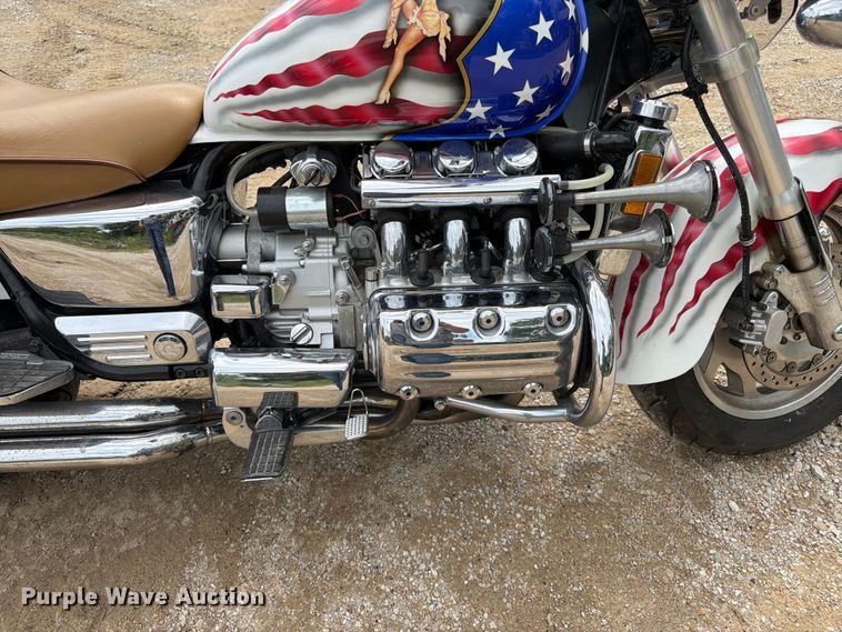 image for item EO8599 1997 Honda Valkyrie motorcycle