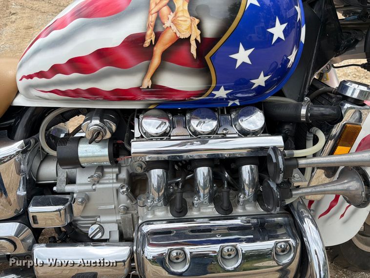 image for item EO8599 1997 Honda Valkyrie motorcycle