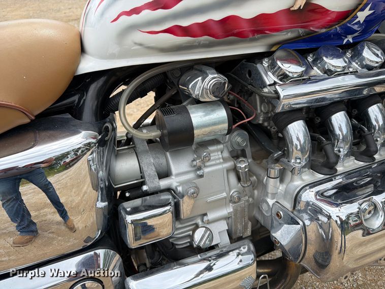image for item EO8599 1997 Honda Valkyrie motorcycle