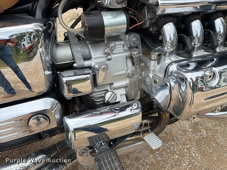 image for item EO8599 1997 Honda Valkyrie motorcycle