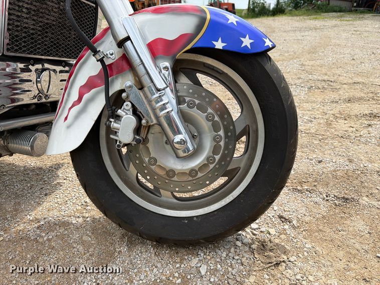 image for item EO8599 1997 Honda Valkyrie motorcycle